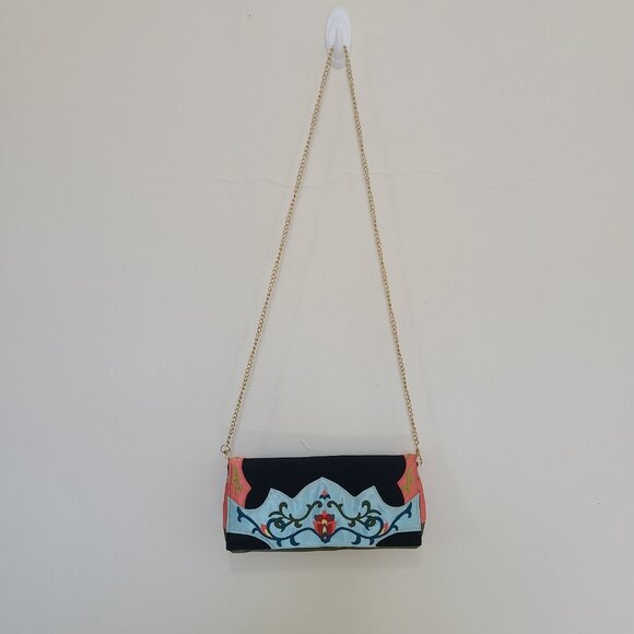 Perfume River Embroidered Purse Handbag Crossbody Removable Strap - Picture 10 of 11